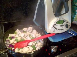 butter chicken in pan 1